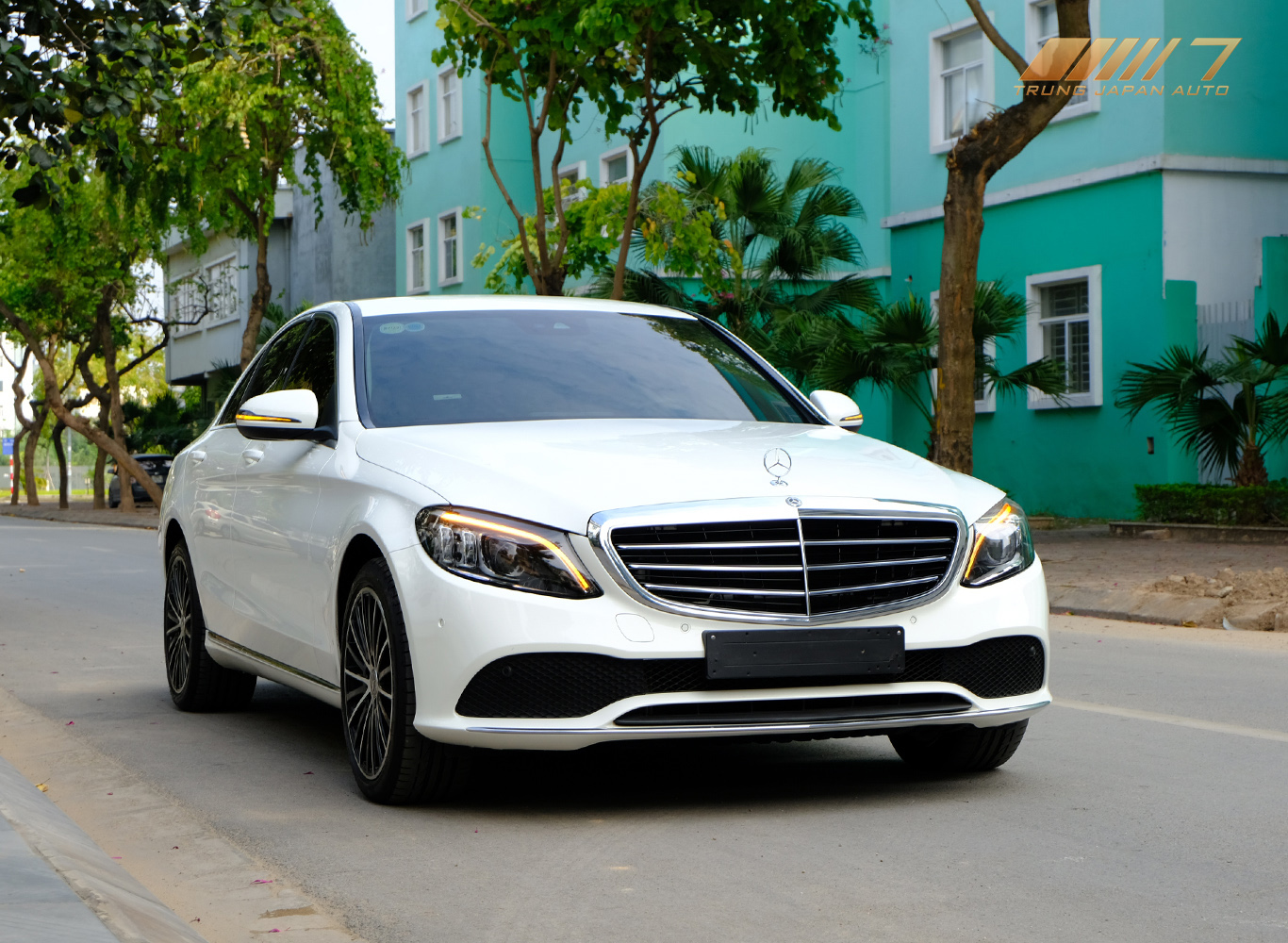 Bán xe Mercedes C200 exclusive 2019 Đen Lướt Chính Hãng